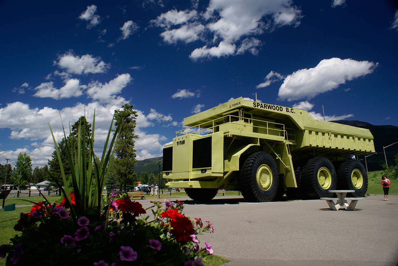 Morning start: One big truck can be found in Sparwood | Castlegar News, image size:1300x870